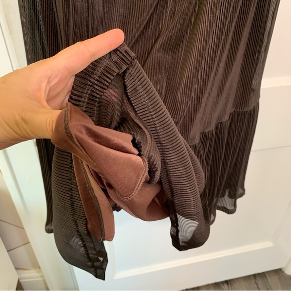 Michael Kors Dress Brown Slinky Flowy Maxi Sheer Sleeve Accordion Pleated Medium - Picture 7 of 11